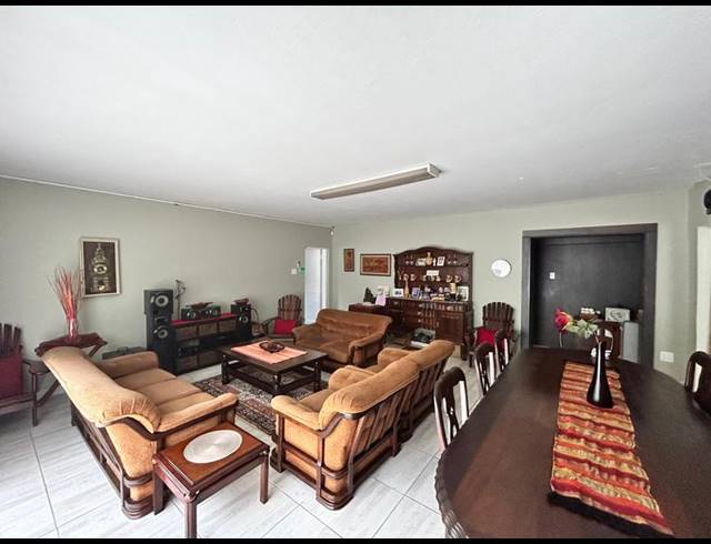 5 BEDROOM HOUSE FOR SALE IN SELCOURT